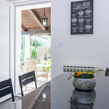 Giardino, Ika-opatija Apartment