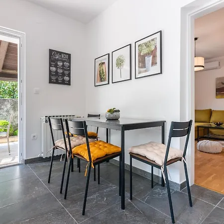 Giardino, Ika-opatija Apartment *